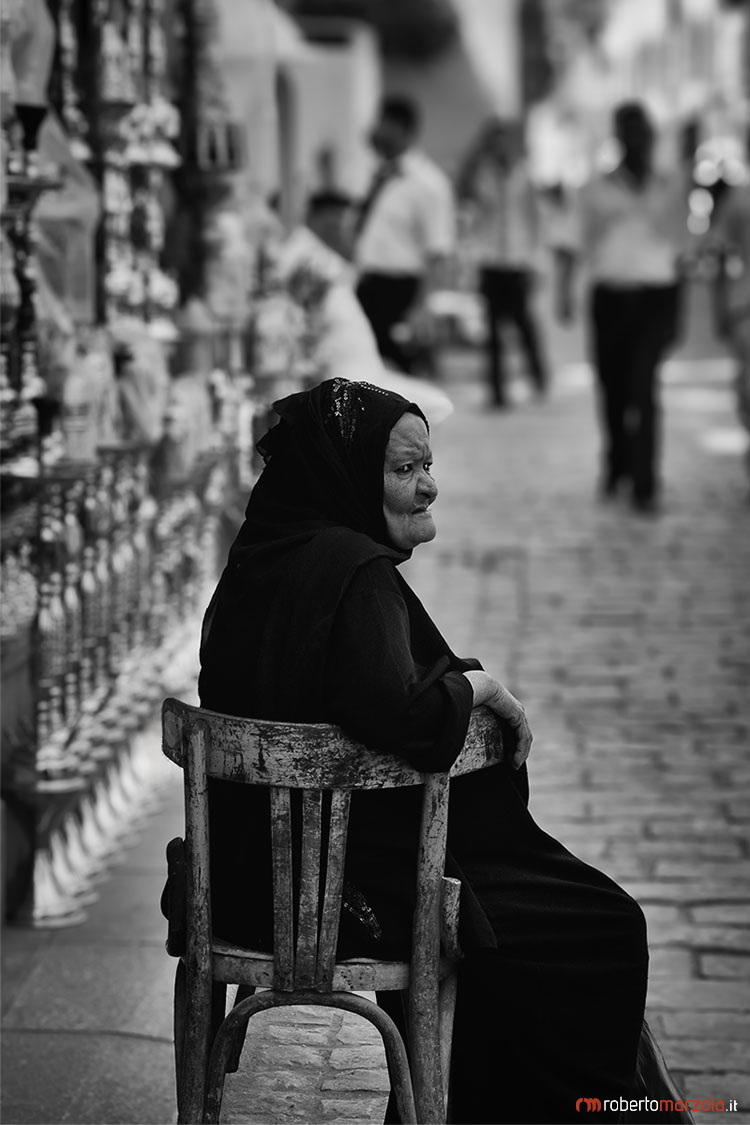 Black and White 034 - Egyptian woman