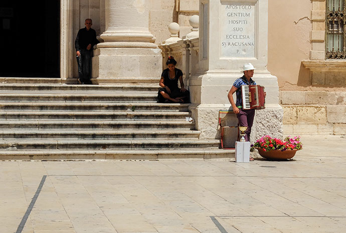 Fisarmonicista di strada - Cattedrale di Siracusa